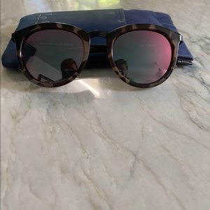 Le Specs Women’s sunglasses. EUC